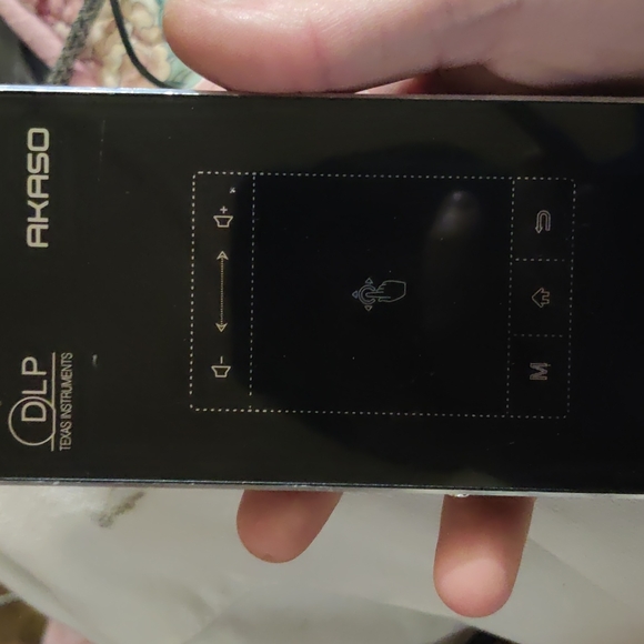 4k AKASO mini projector - Picture 6 of 6